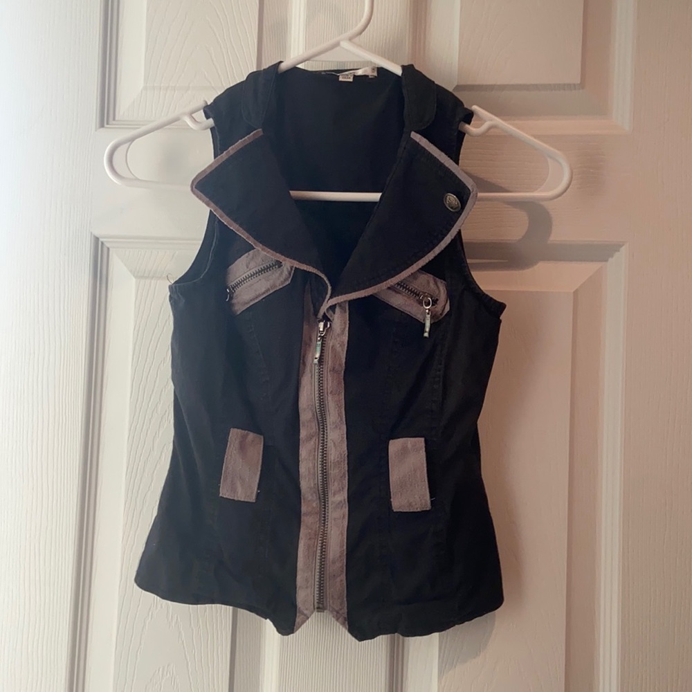 Faded Black Sleeveless Zip Up Vest w/ Gray Lining
